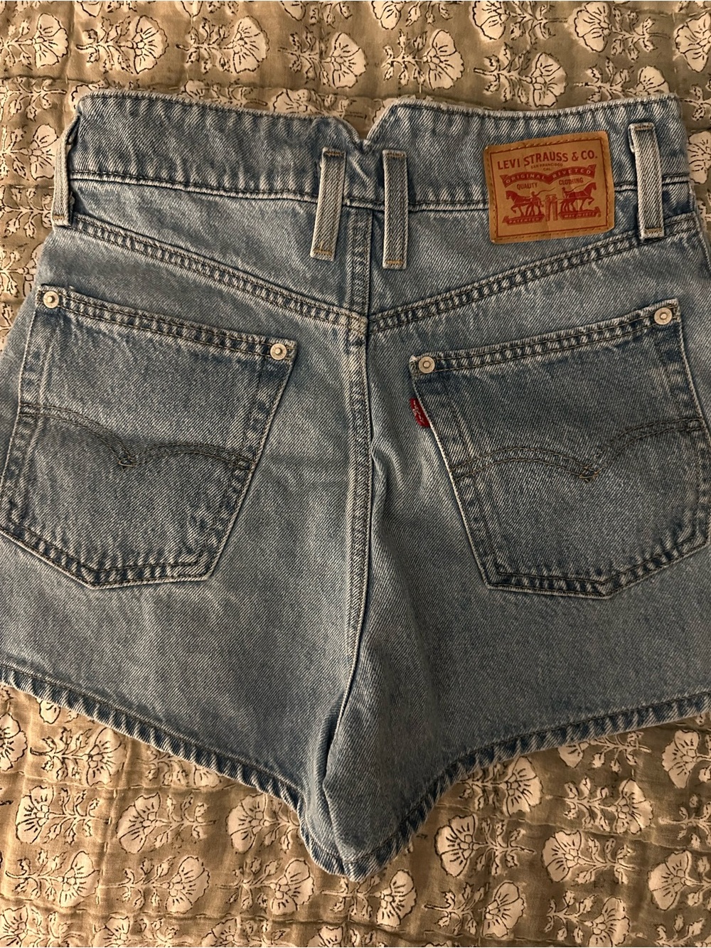 Levi’s High-Waisted Mom Shorts